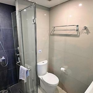 Deluxe Twin 2 Single Beds